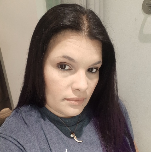 Meet your Posher, Julie - Picture 2 of 2